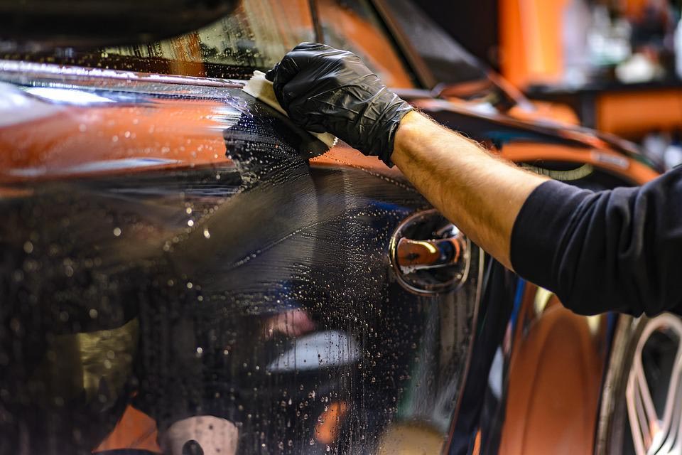 Difference Between Car Wax and Polish